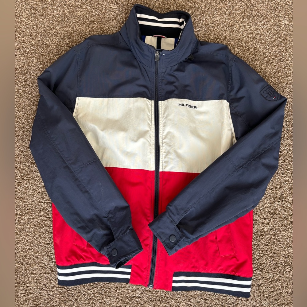 Tommy Hilfiger Men’s Yacht Red/Navy/White WindbreakerJacket Size Large